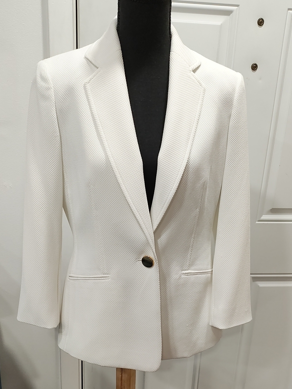 Kasper Cream Single-Button Textured Blazer